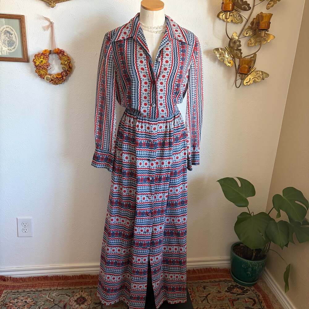 Vintage 1970s Floral and Gingham Patterned Long Sleeve Button-Down Maxi Dress M